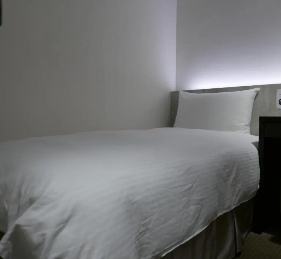 共用浴室單人間（無窗）